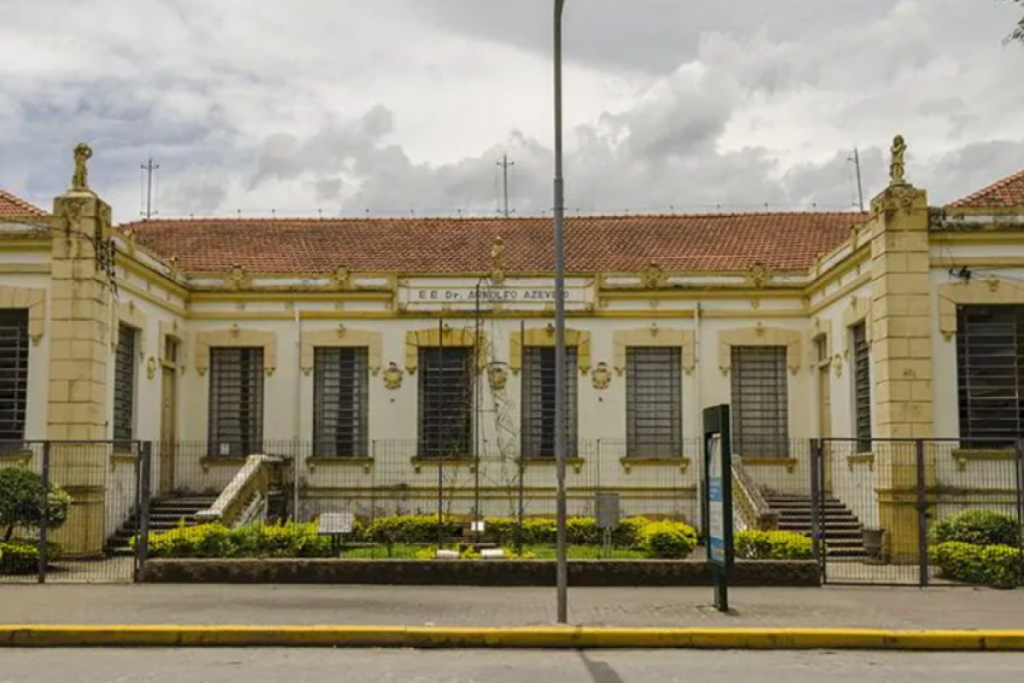 Prédio Dr. Arnolfo de Azevedo, local onde foi assinado o armistício pelo fim dos confrontos