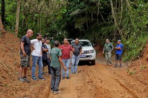 Estrada de Castelhanos reabre com alerta para pontos críticos
