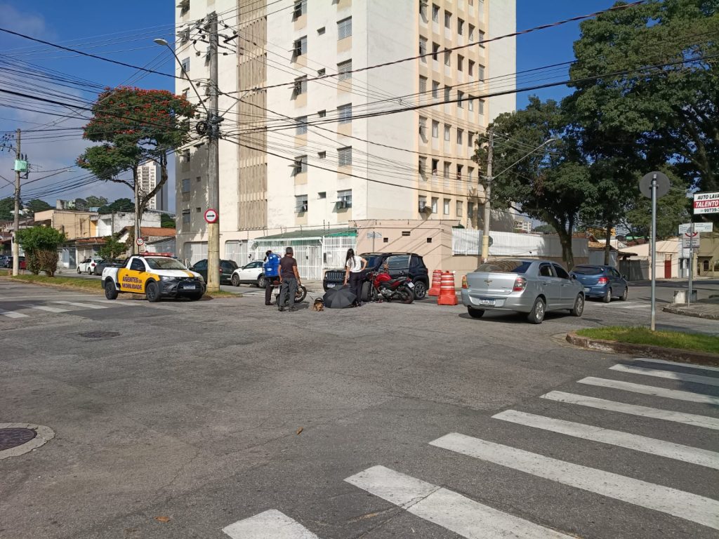 Jardim Bela Vista, acidente em São José, motociclista ferido, Corpo de Bombeiros