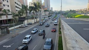 Região de São José dos Campos já registra mais de 992 mil veículos licenciados em 2026, segundo o Detran-SP