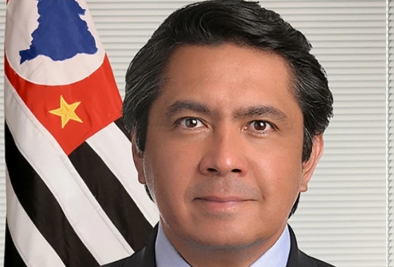 Senador da República com CNH vencida em carro sem placa foge de abordagem da PM na zona norte de São Paulo