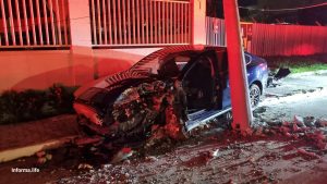 Casal de idosos fica preso nas ferragens após acidente na avenida Eduardo Cury