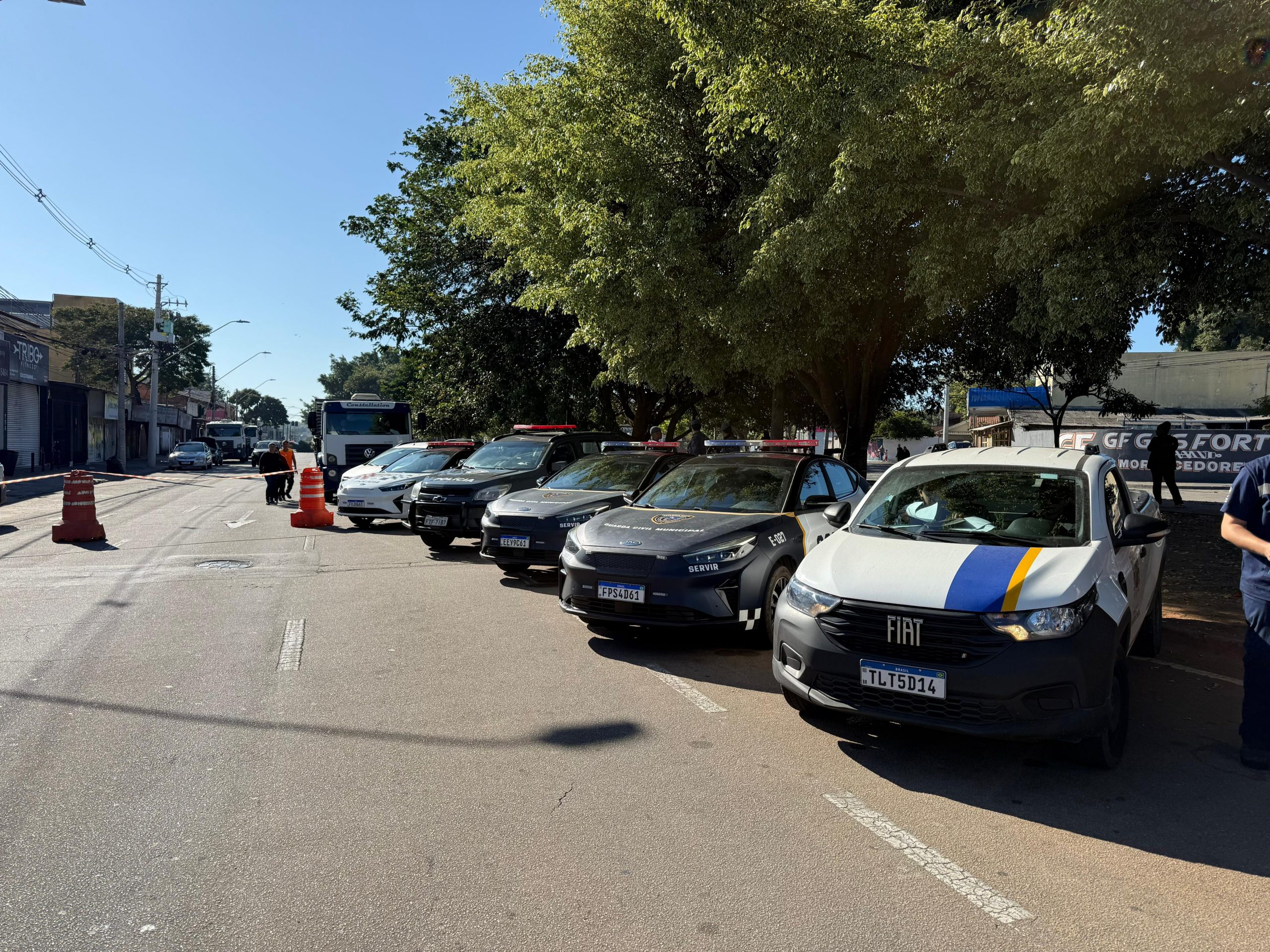 Prefeitura interdita bar e notifica adegas em operação na região sudeste de São José