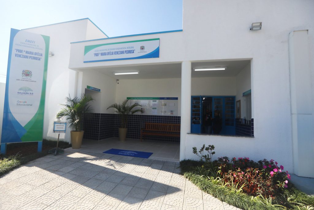 Professora agredida em escola municipal de São José dos Campos é internada após convulsão