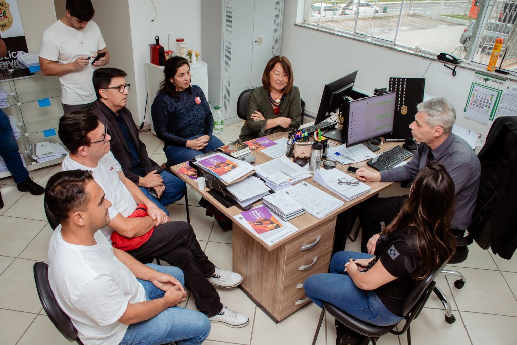 Vereadores de São José dos Campos se reúnem com delegados da Delegacia de Defesa da Mulher (DDM). FOTOS: Cleverson Nunes/CMSJC