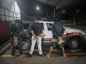 Baterias furtadas de torre de telefonia foram recuperadas pela Polícia Militar em São José dos Campos.