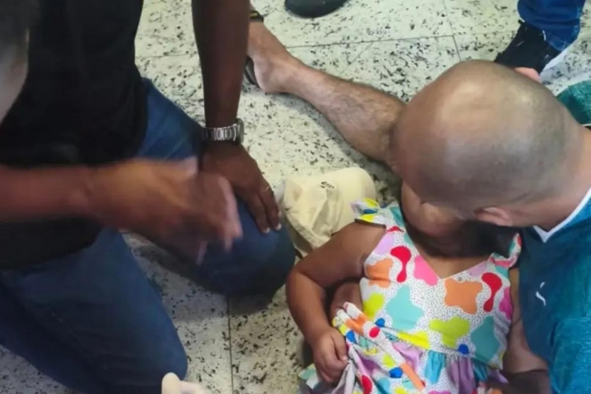 Criança fica ferida em escada rolante no Busca Busca em São José dos Campos após falha em equipamento