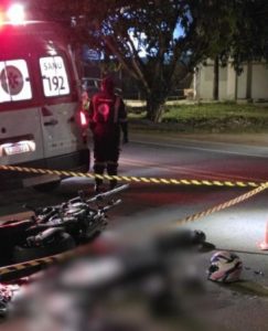 Casal morre em acidente na Rio-Santos após colisão entre moto e caminhonete em Ubatuba