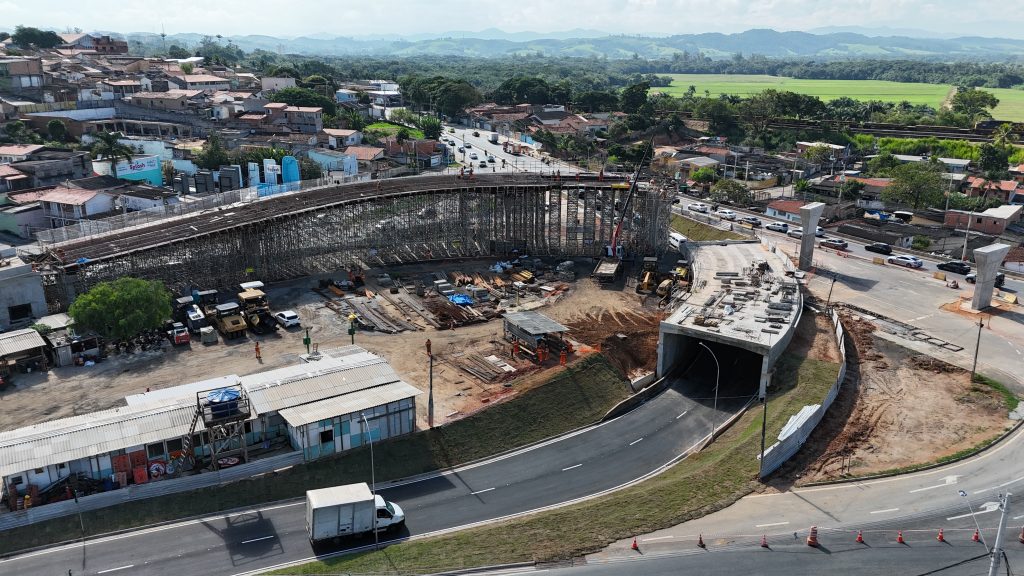 Liberada passagem inferior da avenida Sebastião Gualberto, em São José dos Campos