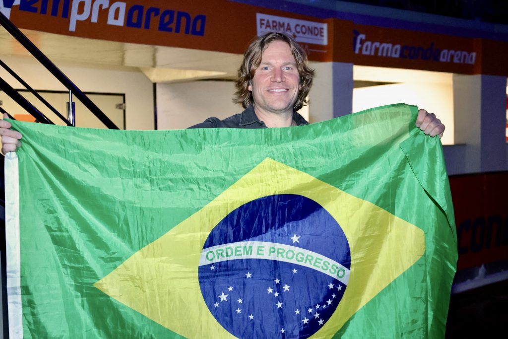 Show Revisiting Creedence em São José dos Campos reúne público e destaca repertório nostálgico na Arena Farma Conde