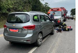 Ciclista morre após ser atropelado e arrastado por carro na Rio-Santos, em Ubatuba
