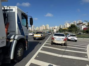 Acidente no Anel Viário deixa motociclista ferido em São José dos Campos