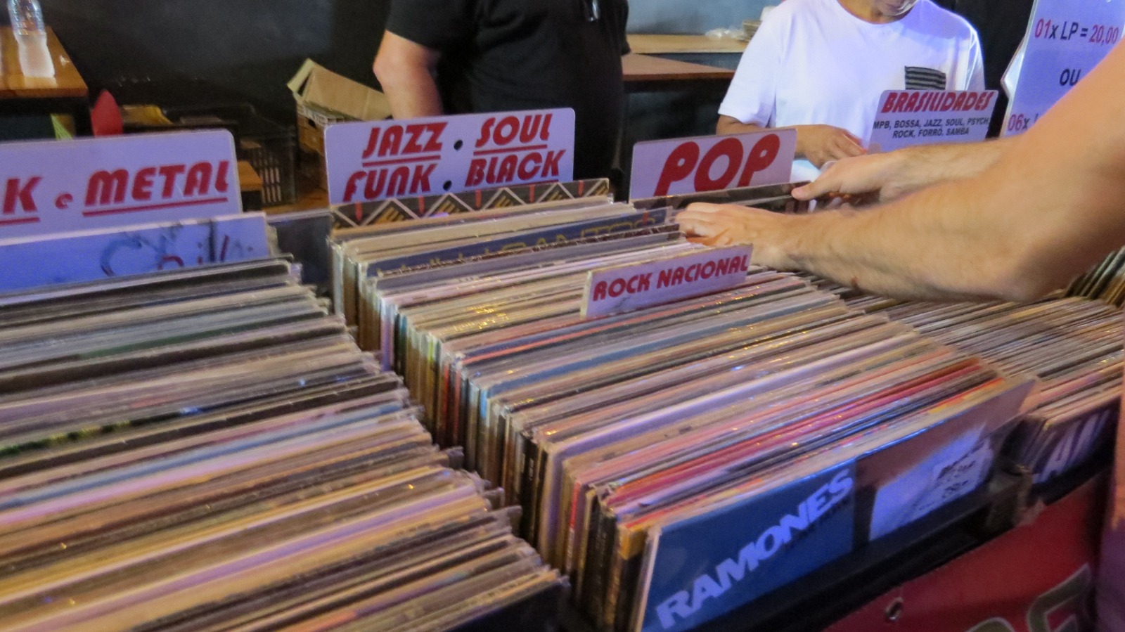 Feira de Discos em São José dos Campos reúne milhares de títulos
