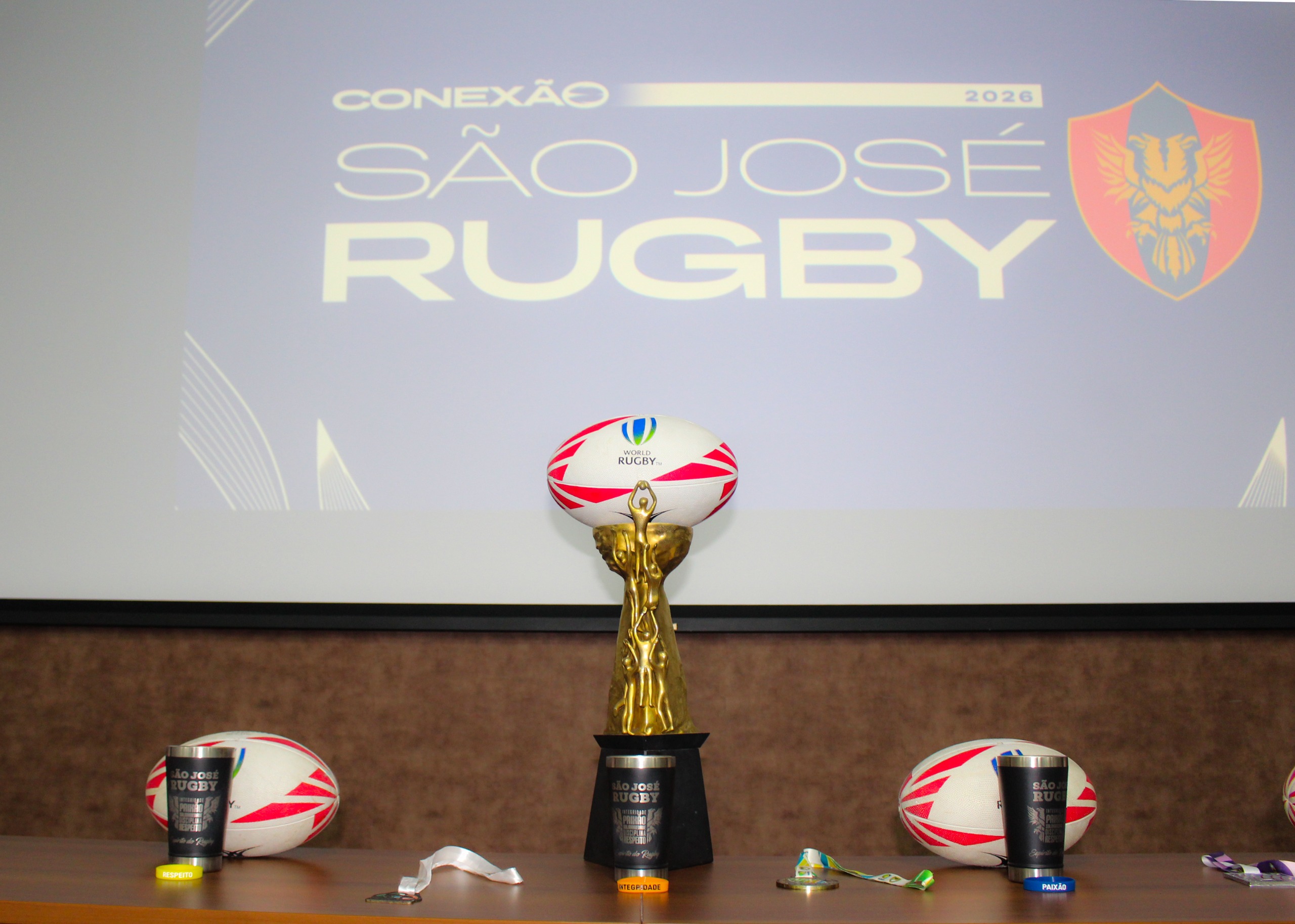 Clube apresentou uniformes e planejamento para a temporada 2026 durante evento em São José dos Campos