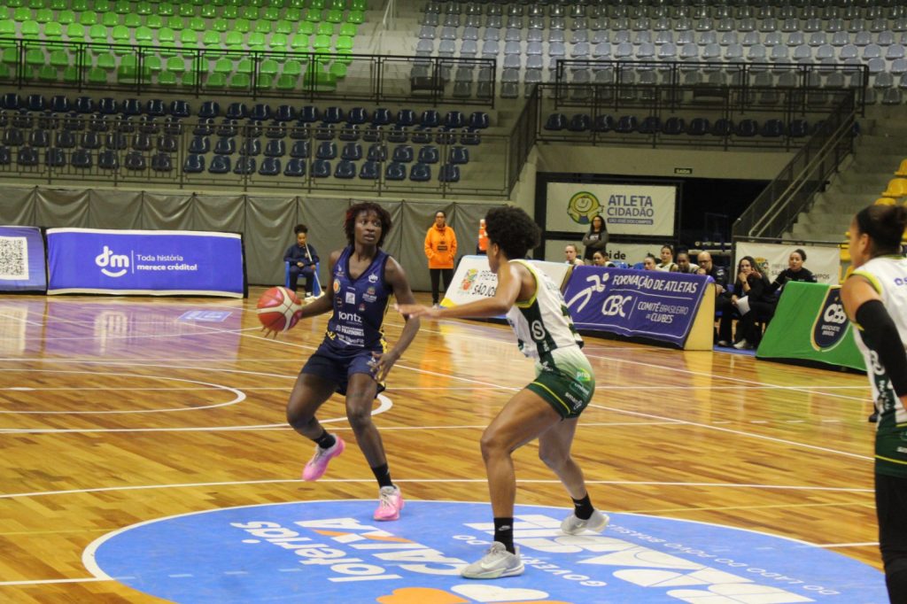 Ju Souza marcou 31 pontos e pegou 14 rebotes na derrota do Pontz São José Basketball pela LBF Caixa.