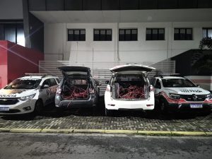 Polícia Militar apreendeu fios e ferramentas durante prisão de suspeitos de furto em Lorena.