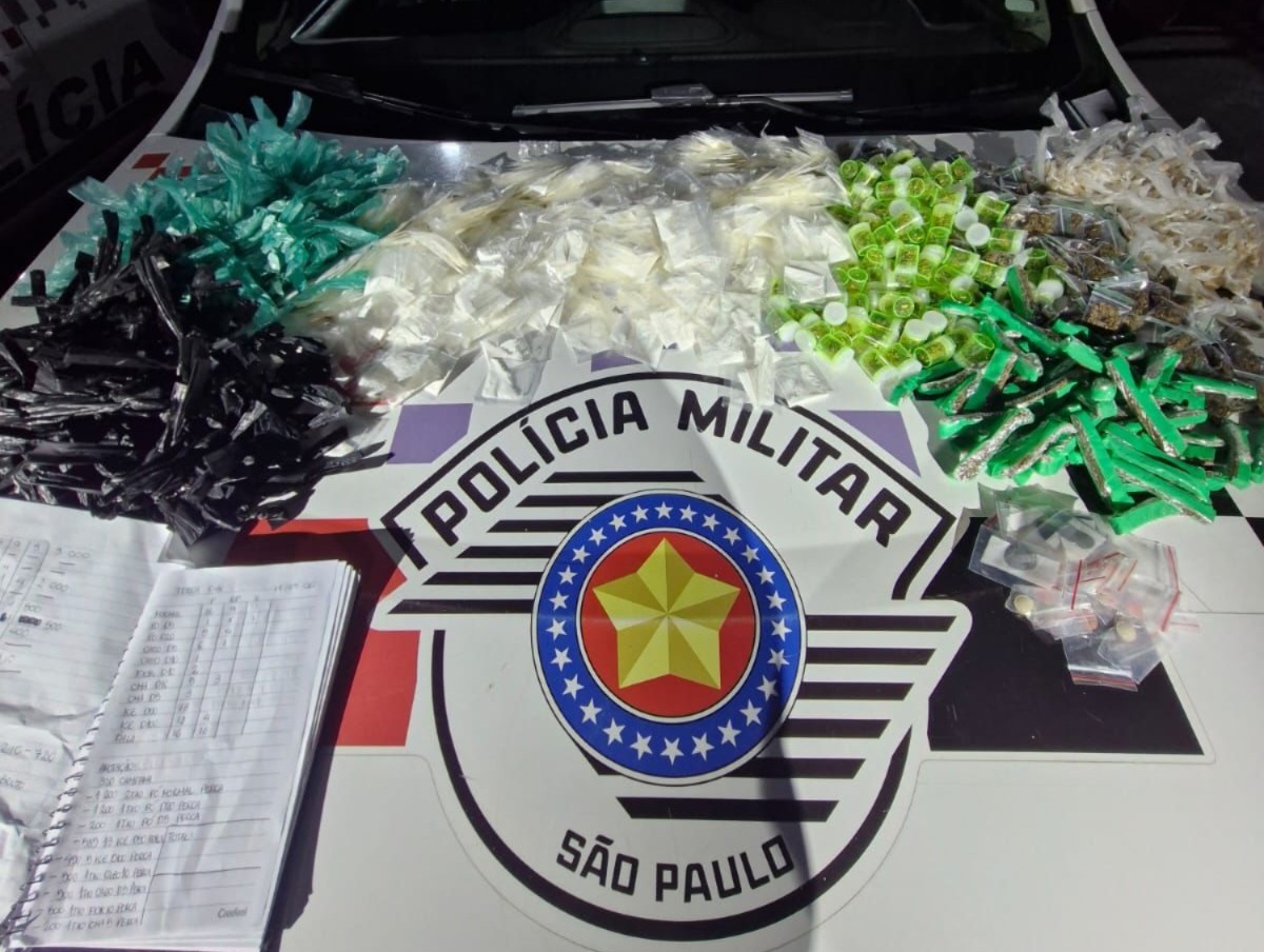 Polícia Militar apreendeu crack, cocaína, maconha, ecstasy e haxixe em São José dos Campos.