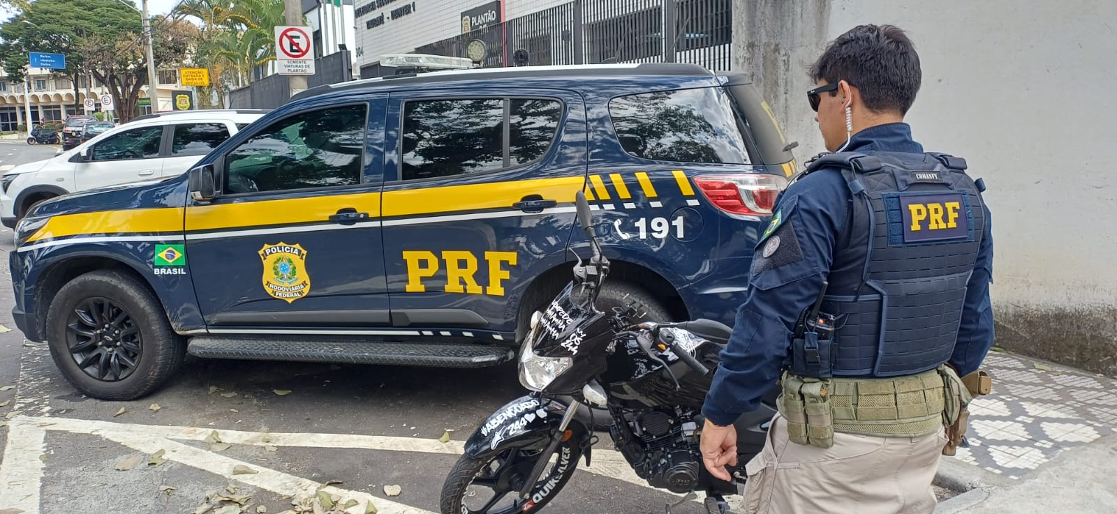 Homem foi preso em flagrante após mulher denunciar cárcere privado durante abordagem da PRF