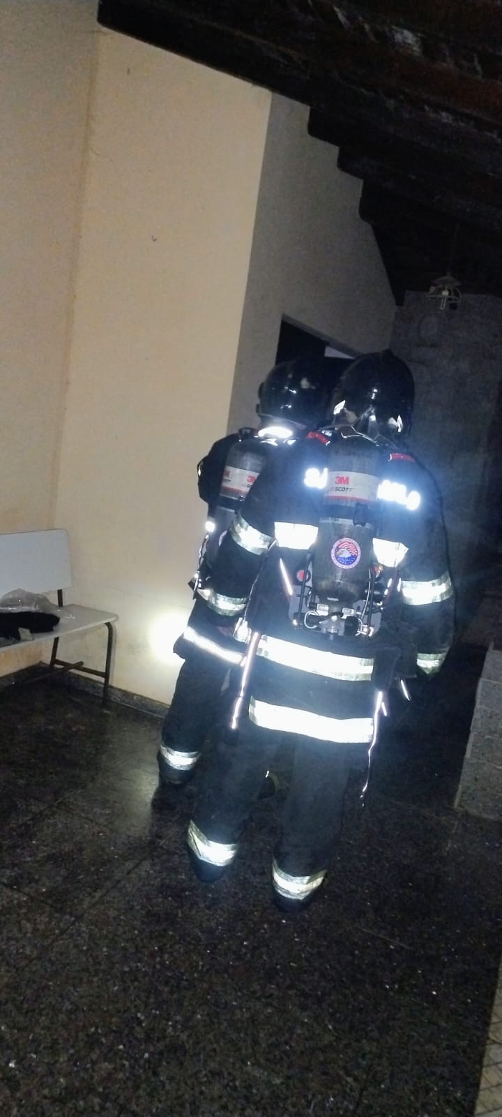 Incêndio na Secretaria do Meio Ambiente de Caraguatatuba mobilizou bombeiros na madrugada desta segunda (25); ninguém ficou ferido