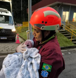 Equipe da RioSP realizou parto de urgência em base de atendimento na Rodovia Rio-Santos, em Ubatuba.