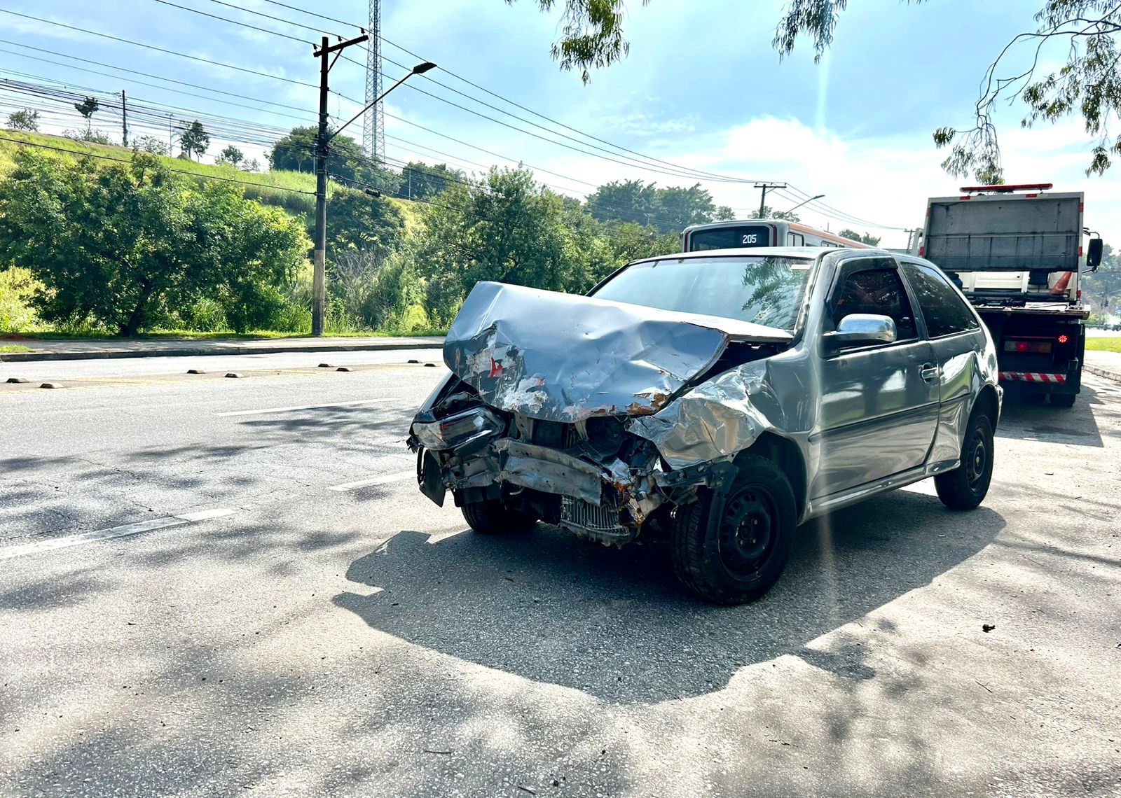 Celular ao volante e excesso de velocidade somam 40 mil multas em três meses em São José dos Campos