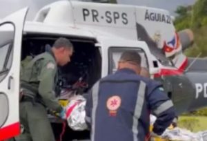 Casal cai no mar no Bonete, em Ilhabela, e homem é socorrido em estado grave