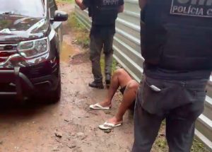 'Diabo Preto', integrante de facção, é preso em operação da Polícia Civil em Ubatuba