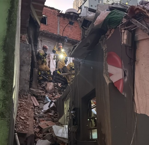 Explosão de gás destrói casas, deixa um morto e feridos no Jaguaré, em São Paulo