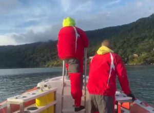 Bombeiros e Marinha fazem buscas por casal desaparecido após passeio de moto aquática em Ilhabela