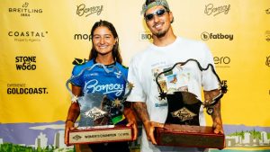 Leia mais em: https://veja.abril.com.br/esporte/brasil-lidera-circuito-mundial-de-surfe-com-gabriel-medina-e-luana-silva/