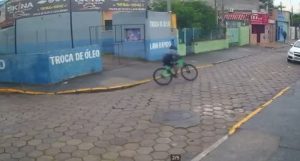 Idosa de 77 anos é assaltada a caminho da missa no centro de São Sebastião