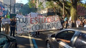 Alunos da Unesp protestam contra assédio e denúncias de estupro em São José dos Campos
