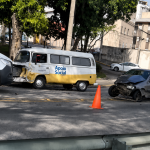 Kombi do Apoio Social da prefeitura se envolve em acidente na avenida João Marson, em São José dos Campos