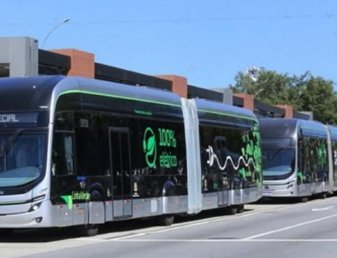 Terror na Linha Verde: Adolescentes são ameaçados com tesoura, agredidos e roubados dentro de ônibus em São José dos Campos