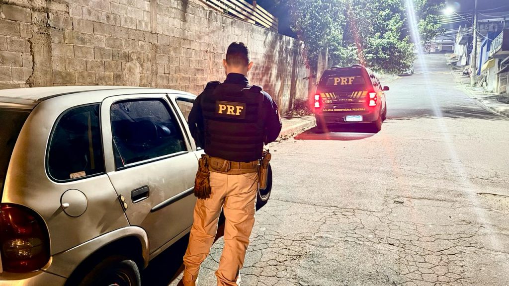 Homem de 55 anos foi resgatado ileso pela PRF após perseguição na Via Dutra, em Santa Isabel.