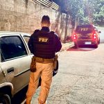Homem de 55 anos foi resgatado ileso pela PRF após perseguição na Via Dutra, em Santa Isabel.