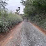 Manutenção de estradas rurais avança em Pindamonhangaba