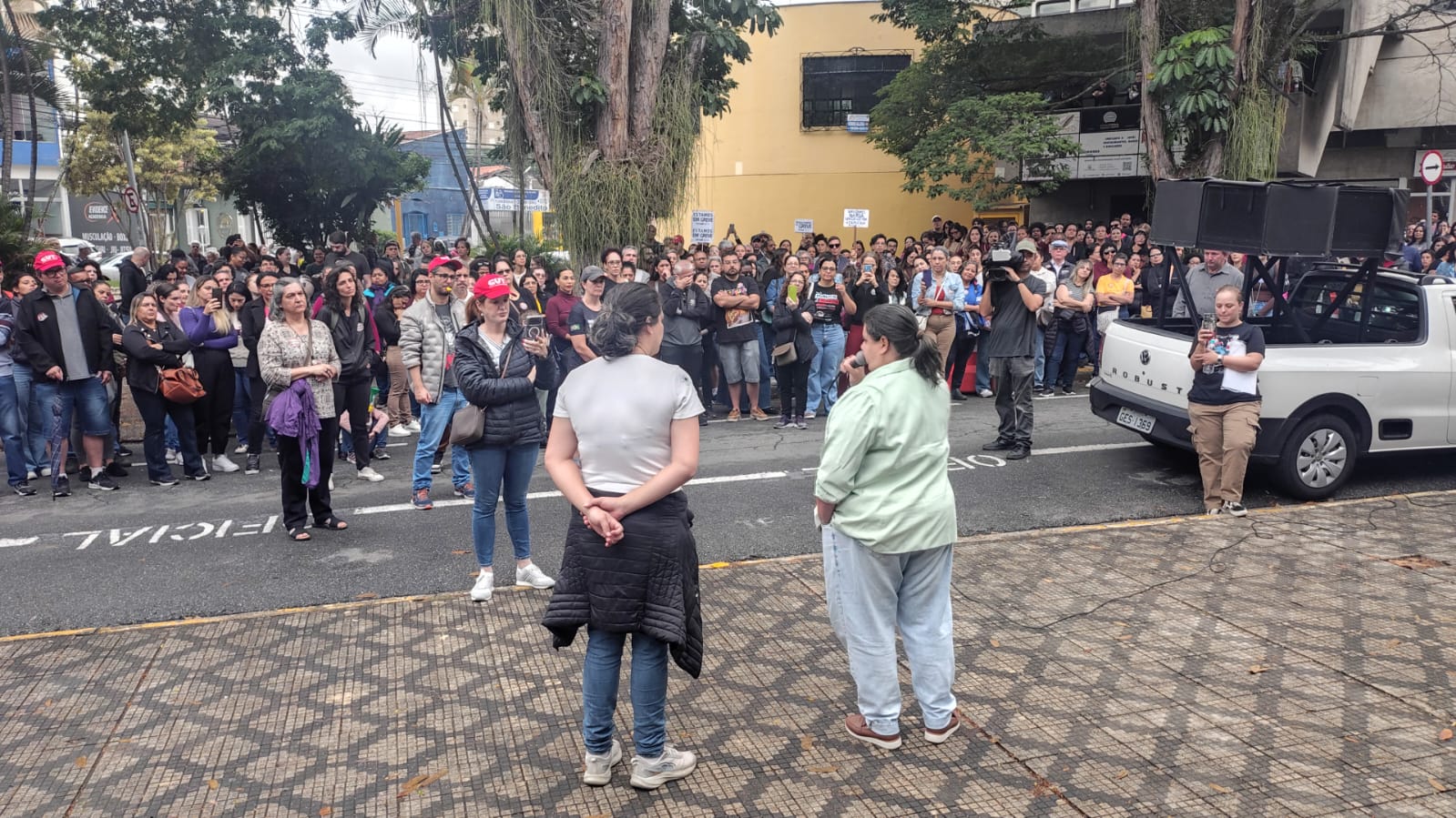 Greve dos servidores de Taubaté aguarda conciliação