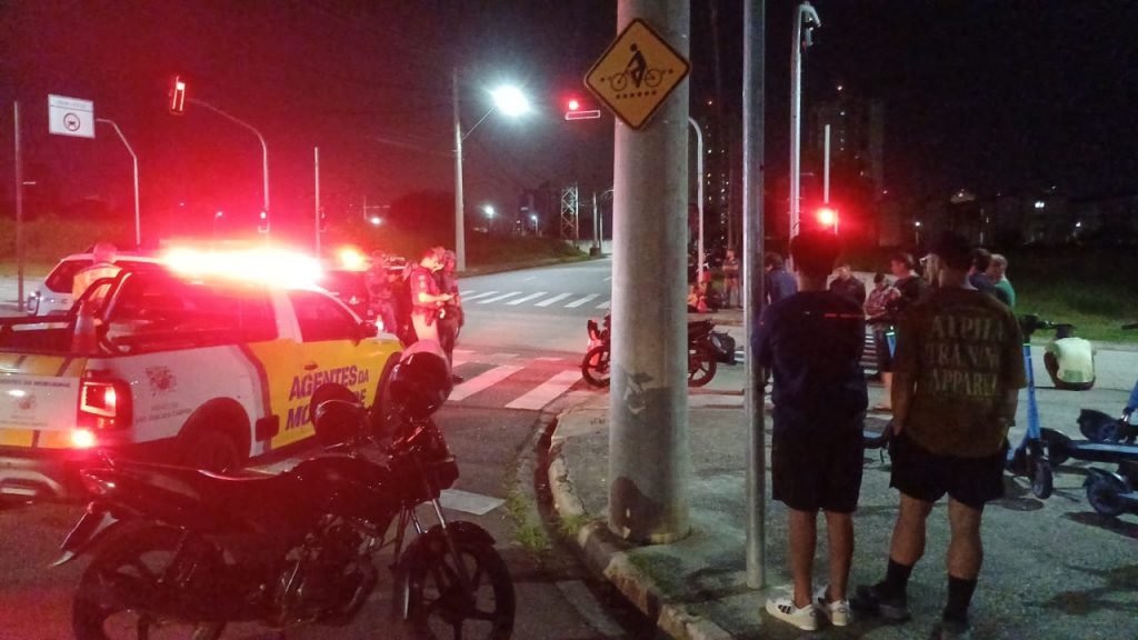 Motociclista morre após acidente com ônibus em cruzamento da Linha Verde, na zona sul de São José dos Campos