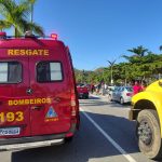 Motociclista fica ferido após colisão com carro no centro de Caraguatatuba