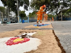 Guerreiros da Limpeza: Mais de 130 Agentes Ambientas trabalham no feriado para manter cidade limpa após Corpus Christi