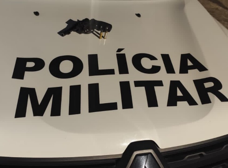 Motorista de aplicativo aciona PM e criminoso armado é preso no centro de Cruzeiro