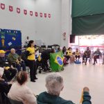 Em clima de Copa do Mundo, idosos dão show de alegria, cultura e paixão pelo Brasil em São José dos Campos