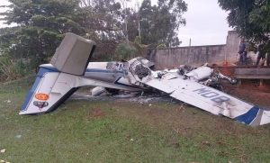 Acidente com avião de pequeno porte deixou dois mortos e um ferido em Marília nesta quarta-feira.