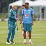 Rayan ganha oportunidade entre os titulares do Brasil