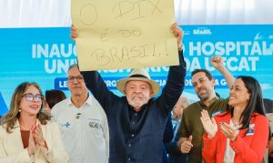 Presidente Lula defende Pix após críticas dos EUA e cobra explicações de Trump sobre nova taxação ao Brasil