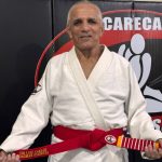 Mestre Careca recebe a faixa-vermelha 9º grau, a mais alta honraria do jiu-jitsu