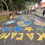 Rua Guarujá, no Jardim Apolo, vira destaque com pinturas para a Copa do Mundo em São José dos Campos