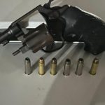 Na Martim de Sá, Força Tática prende trio armado e apreende revólver com numeração raspada