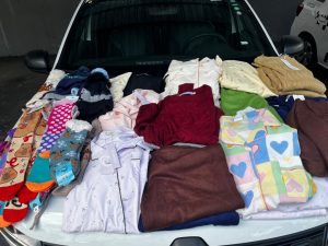 Casal é preso após tentar furtar 48 peças de roupa em loja no centro de São José dos Campos